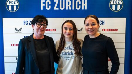 Riana Gmür verlängert ihren Vertrag bei den FCZ Frauen