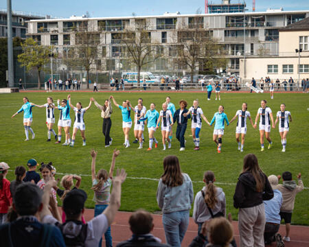 Die FCZ Frauen gewinnen gegen den FC St.Gallen 1879 mit 3:1.